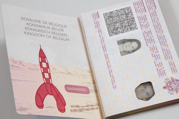 پاسپورت تازه بلژیک با تصاویری از تن تن و اسمورف ها