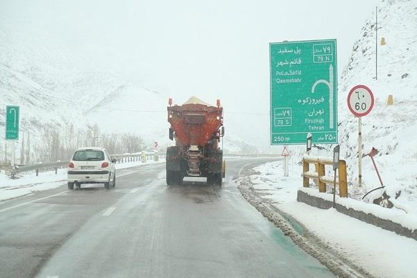 برفروبی 120 کیلومتر از محور های کوهستانی مازندران